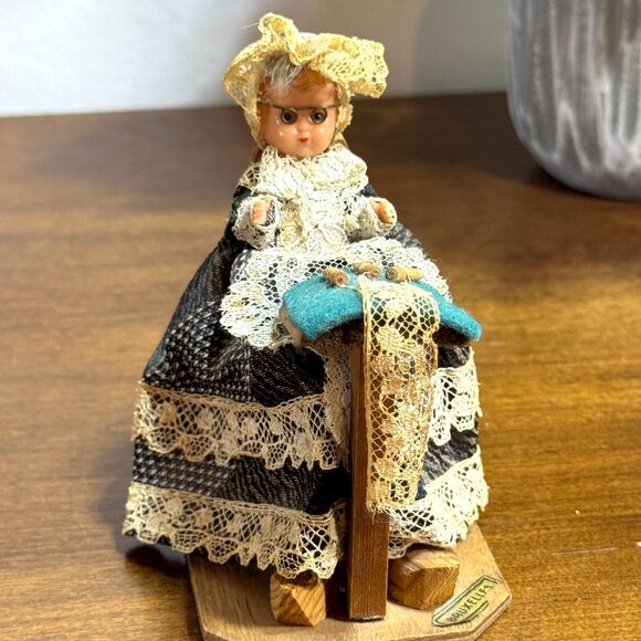 Vintage Belgian Lace Maker Doll Bruxelles Folk Decor Cottage Grandma - Picture 1 of 8